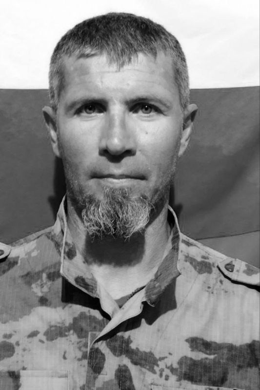 Михаил Развожаев: Сегодня мы проводили в последний путь двух наших воинов: замкомандира взвода-командира эвакуационного отделения, старшего сержанта Романа Сергеевича Данилина и помощника гранатомётчика, рядового Евгения Сергеевича Чернявского Михаил Развожаев: Сегодня мы проводили в последний путь двух наших воинов: замкомандира взвода-командира эвакуационного отделения, старшего сержанта Романа Сергеевича Данилина и помощника гранатомётчика, рядового Евгения Сергеевича Чернявского