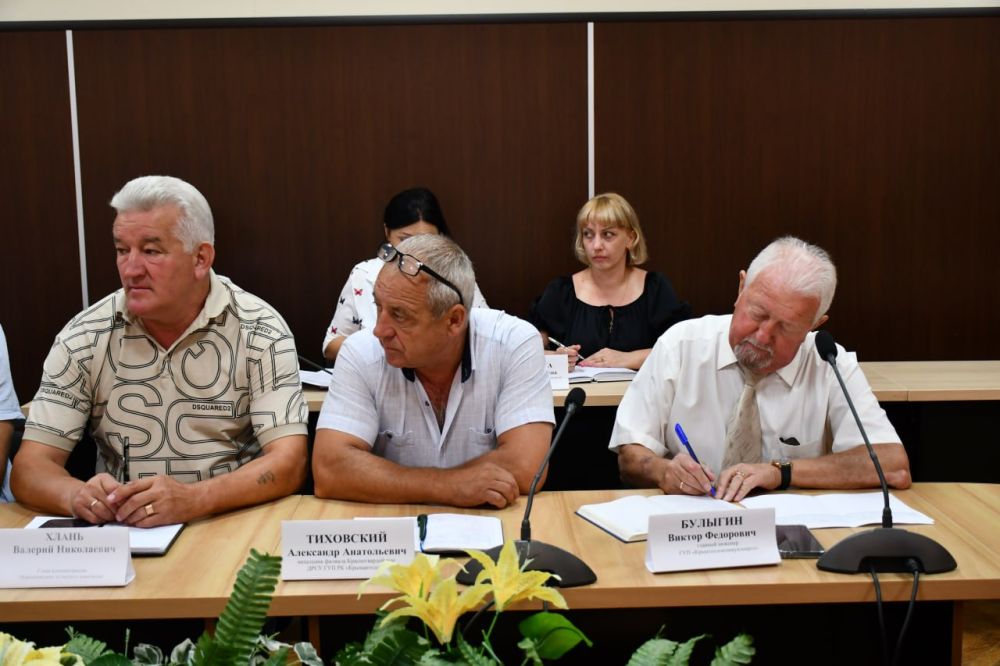 Благоустройство, трудоустройство, пожарную безопасность, вопросы агропромышленного комплекса обсудили на расширенном аппаратном совещании Благоустройство, трудоустройство, пожарную безопасность, вопросы агропромышленного комплекса обсудили на расширенном аппаратном совещании
