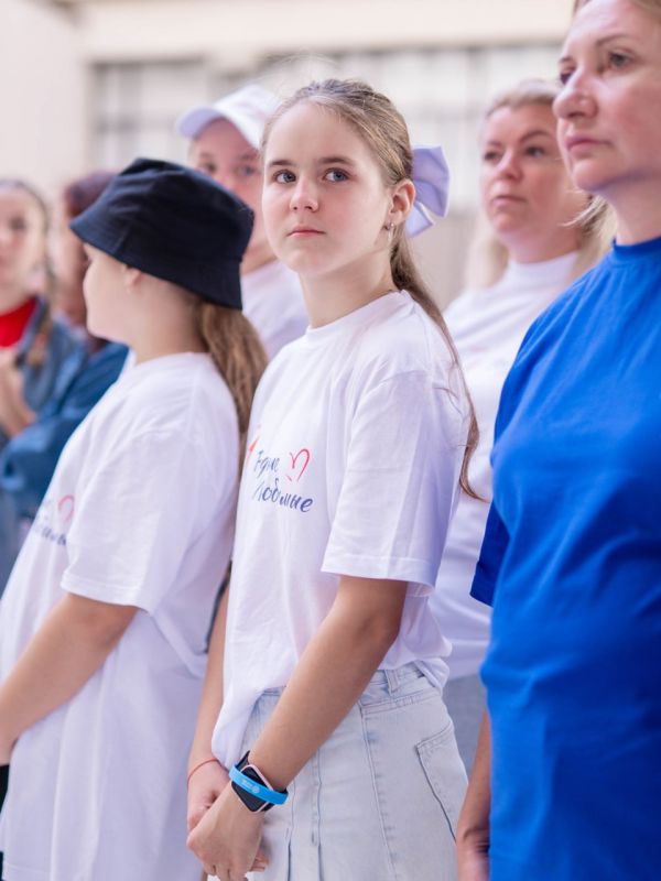 Курск, мы с с тобой!. Сегодня молодежь Крыма присоединилась к акции в поддержку жителей Курской области Курск, мы с с тобой!. Сегодня молодежь Крыма присоединилась к акции в поддержку жителей Курской области