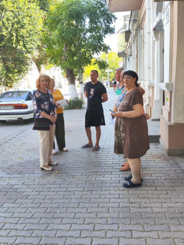 Эммилия Леонова: Провела встречу с жителями многоквартирного дома по ул. Пионерской,19 Эммилия Леонова: Провела встречу с жителями многоквартирного дома по ул. Пионерской,19