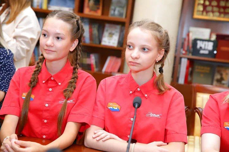 Ученица судакской школы-гимназии №1 принимает участие в проекте «Без срока давности» на базе "Артека" Ученица судакской школы-гимназии №1 принимает участие в проекте «Без срока давности» на базе "Артека"