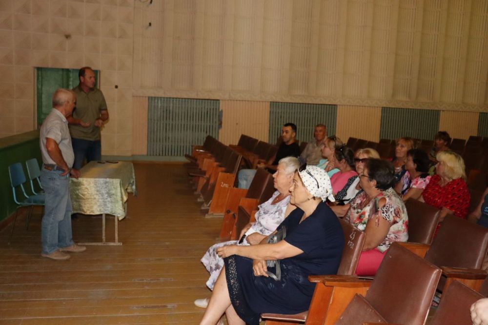 Владислав Хаджиев: Завершил день в сёлах Добрушино, Елизаветово.Встретились с активом обоих сёл, обсудили волнующие людей вопросы Владислав Хаджиев: Завершил день в сёлах Добрушино, Елизаветово.Встретились с активом обоих сёл, обсудили волнующие людей вопросы