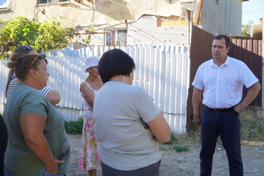 #в_диалоге_с_керчанами. Продолжаются выездные встречи с жителями по вопросу выбора управляющей компании. Тем домам, которые... #в_диалоге_с_керчанами. Продолжаются выездные встречи с жителями по вопросу выбора управляющей компании. Тем домам, которые...