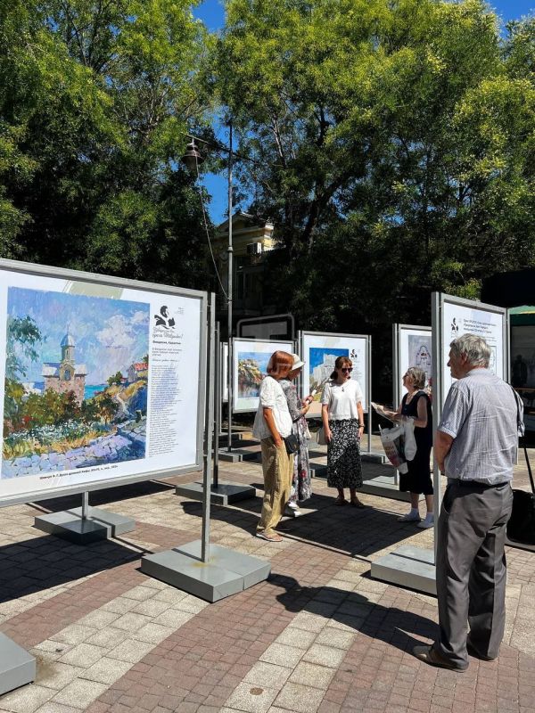 В Симферополе открылась выставка, посвященная 225-летию со дня рождения Александра Пушкина В Симферополе открылась выставка, посвященная 225-летию со дня рождения Александра Пушкина
