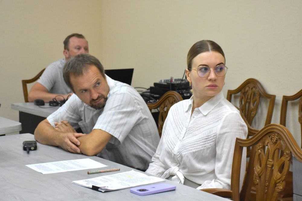 В Минимуществе Крыма прошло первое заседание согласительной комиссии в рамках проведения комплексных кадастровых работ В Минимуществе Крыма прошло первое заседание согласительной комиссии в рамках проведения комплексных кадастровых работ