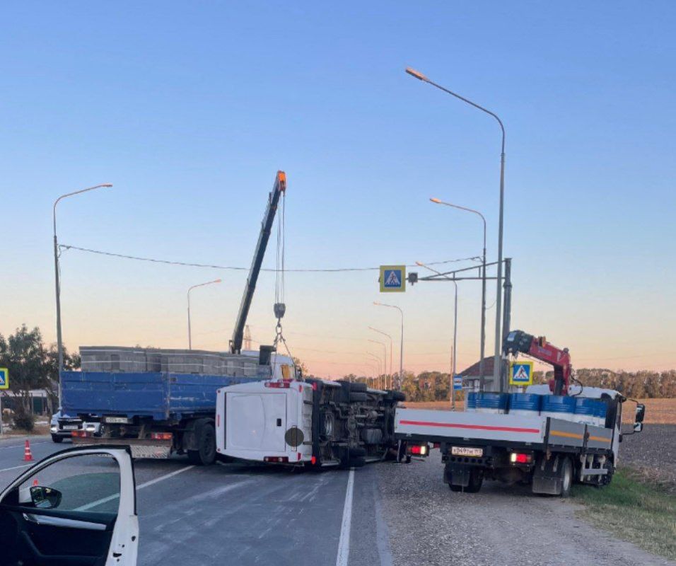 Водитель автобуса с 19 пассажирами уснул за рулем и попал в ДТП под Анапой Водитель автобуса с 19 пассажирами уснул за рулем и попал в ДТП под Анапой