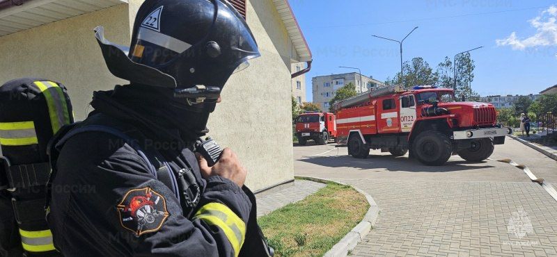 Пожарно-тактические учения прошли в дошкольном учреждении Евпатории Пожарно-тактические учения прошли в дошкольном учреждении Евпатории