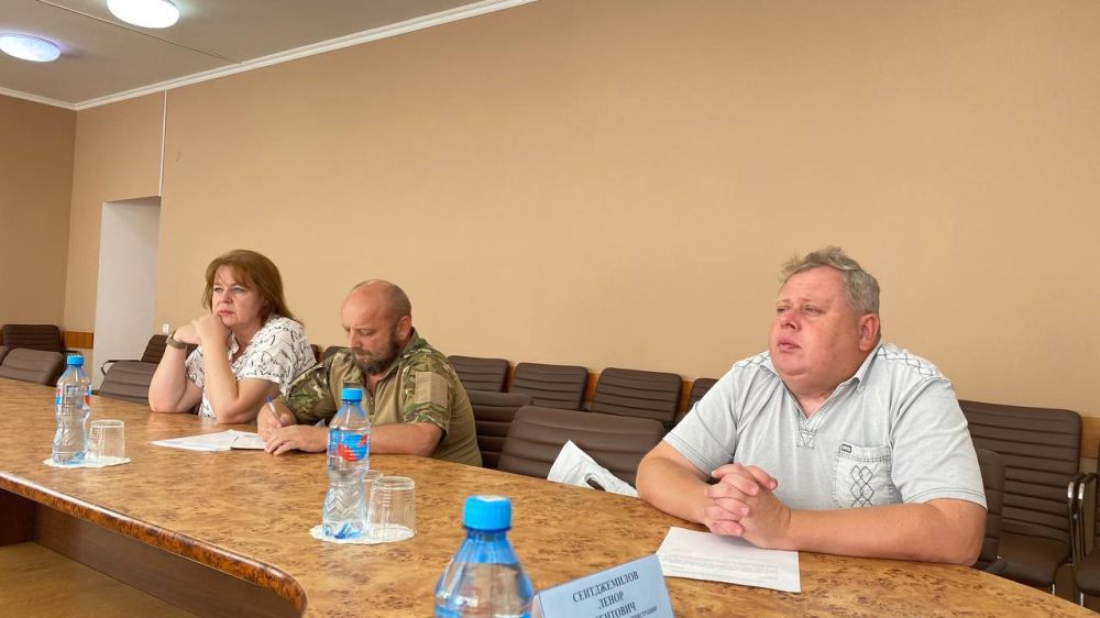 Вчера в администрации Белогорского района состоялось заседание рабочей группы по вопросам патриотического воспитания детей... Вчера в администрации Белогорского района состоялось заседание рабочей группы по вопросам патриотического воспитания детей...