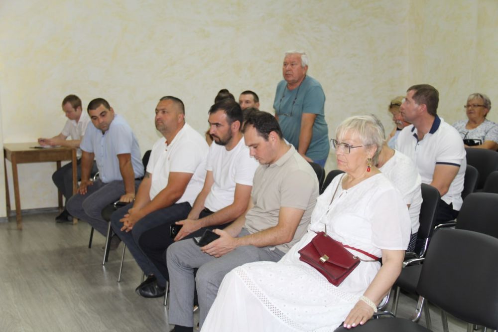 Игорь Ткаченко: Сегодня провели заседание Совета территорий в Щебетовке, с жителями этого поселка, а также Курортного и Краснокаменки обсудили насущные вопросы, которые волнуют людей и решение которых они считают первоочередными Игорь Ткаченко: Сегодня провели заседание Совета территорий в Щебетовке, с жителями этого поселка, а также Курортного и Краснокаменки обсудили насущные вопросы, которые волнуют людей и решение которых они считают первоочередными