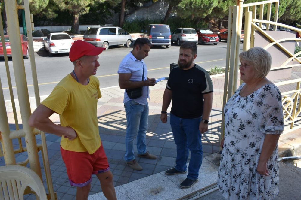 Галина Огнёва: Совместно с главой муниципального образования, председателем Алуштинского городского совета Борисом Егоровым провели субботний мониторинг муниципалитета Галина Огнёва: Совместно с главой муниципального образования, председателем Алуштинского городского совета Борисом Егоровым провели субботний мониторинг муниципалитета