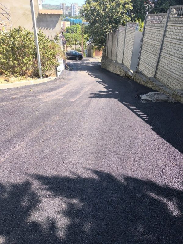 В Алуште проведен ямочный ремонт дорожного полотна на внутриквартальных проездах общей площадью порядка 14 тысяч кв. метров В Алуште проведен ямочный ремонт дорожного полотна на внутриквартальных проездах общей площадью порядка 14 тысяч кв. метров