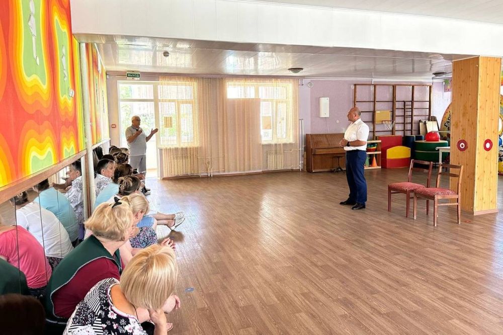 Владимир Немцев: Сегодня встретился с сотрудниками ГБДОУ Детский сад №89 Владимир Немцев: Сегодня встретился с сотрудниками ГБДОУ Детский сад №89