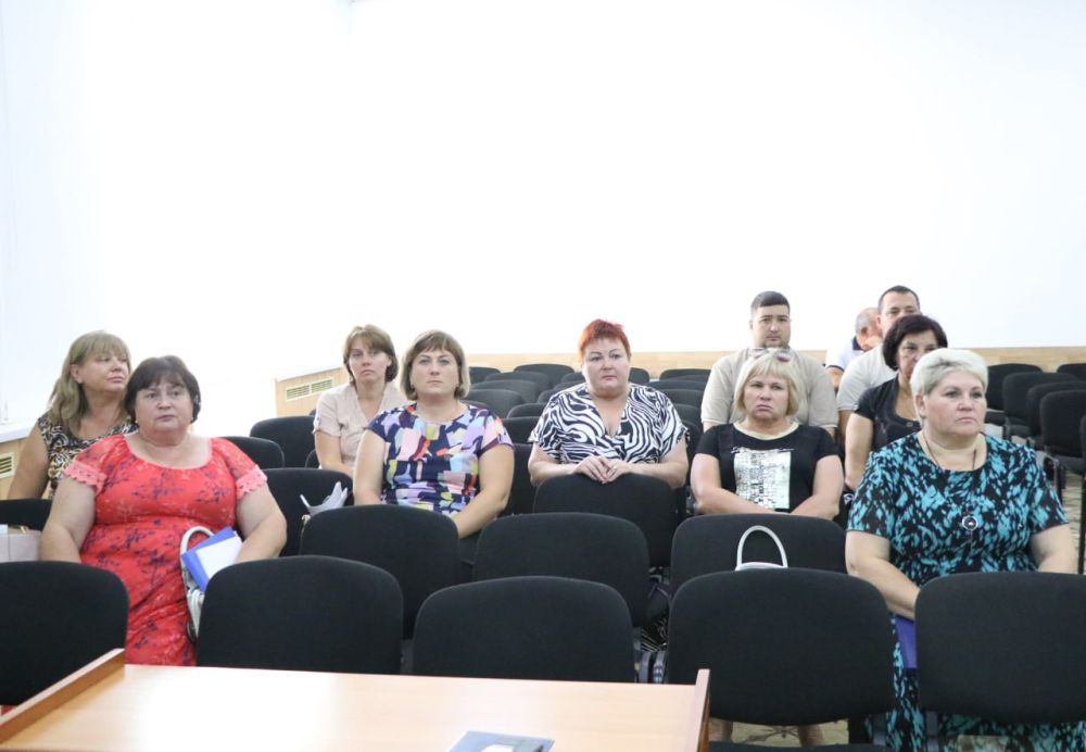 Ольга Урайкина: В большом зале администрации Бахчисарайского района состоялись публичные слушания по обсуждению проекта решения Бахчисарайского районного совета «О внесении изменений в Устав муниципального образования Бахчисарайский район Республики Крым» Ольга Урайкина: В большом зале администрации Бахчисарайского района состоялись публичные слушания по обсуждению проекта решения Бахчисарайского районного совета «О внесении изменений в Устав муниципального образования Бахчисарайский район Республики Крым»
