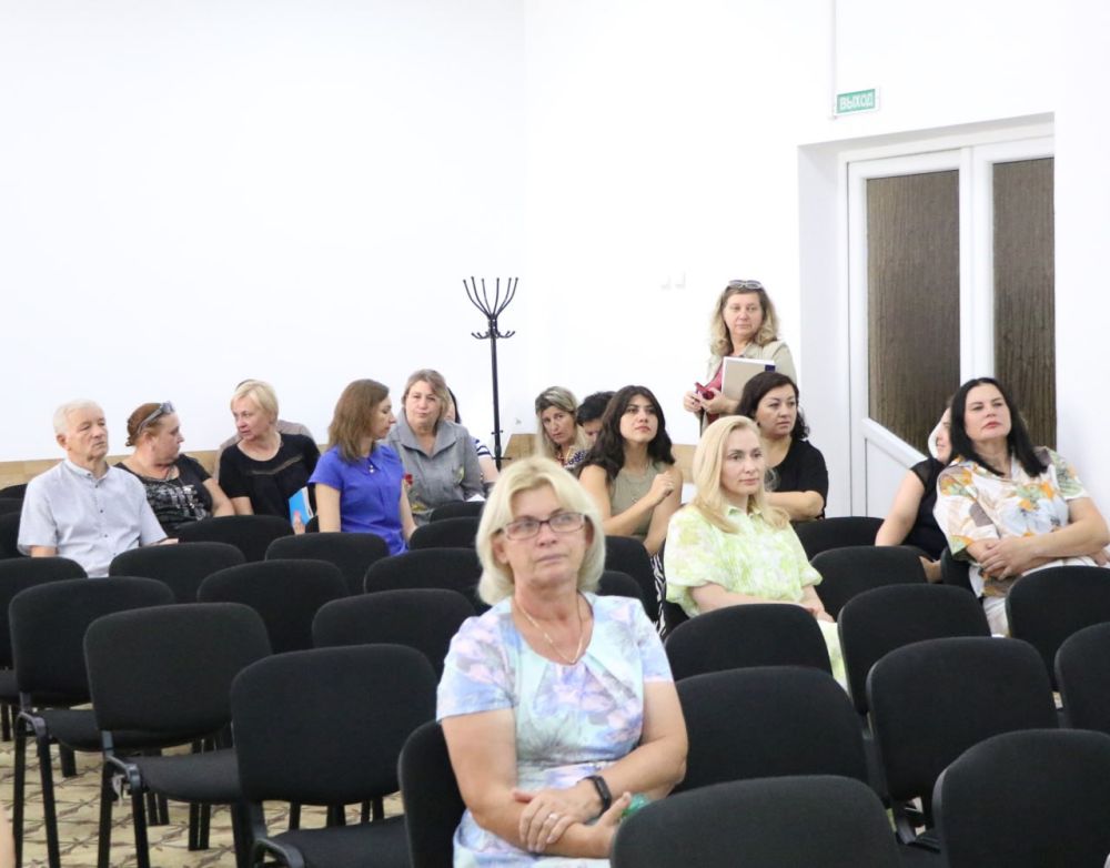 Ольга Урайкина: В большом зале администрации Бахчисарайского района состоялись публичные слушания по обсуждению проекта решения Бахчисарайского районного совета «О внесении изменений в Устав муниципального образования Бахчисарайский район Республики Крым» Ольга Урайкина: В большом зале администрации Бахчисарайского района состоялись публичные слушания по обсуждению проекта решения Бахчисарайского районного совета «О внесении изменений в Устав муниципального образования Бахчисарайский район Республики Крым»