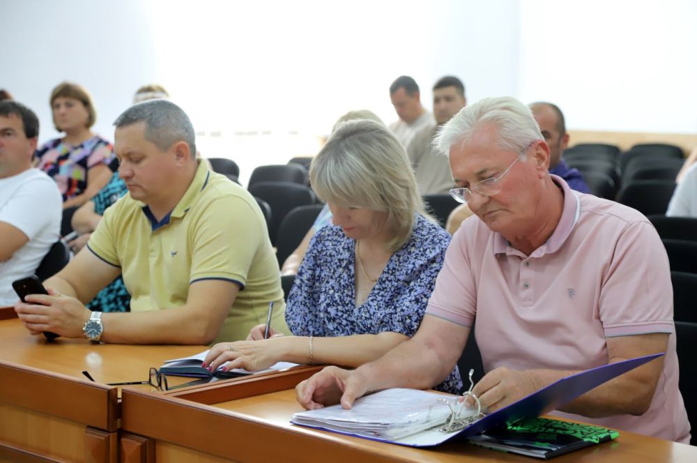 Под председательством первого заместителя главы администрации Бахчисарайского района Анжелики Ястребовой, совместно с главой... Под председательством первого заместителя главы администрации Бахчисарайского района Анжелики Ястребовой, совместно с главой...