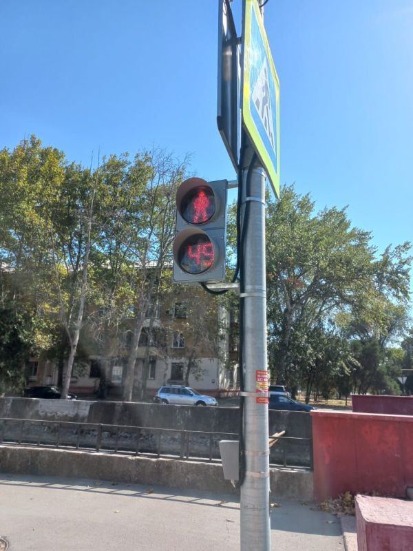 Сегодня завершены работы по установке и запуску нового светофорного объекта в городе Керчь на ул. Маршала Ерёменко, км. 0+210 Сегодня завершены работы по установке и запуску нового светофорного объекта в городе Керчь на ул. Маршала Ерёменко, км. 0+210