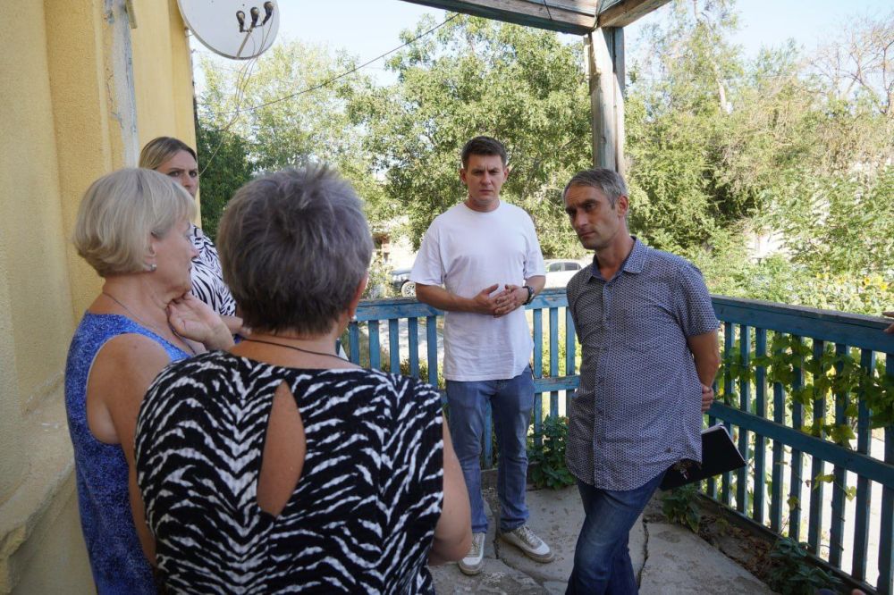 Олег Каторгин: #в_диалоге_с_керчанами. Продолжаем встречи с жителями, которые еще не определились с выбором управляющей... Олег Каторгин: #в_диалоге_с_керчанами. Продолжаем встречи с жителями, которые еще не определились с выбором управляющей...