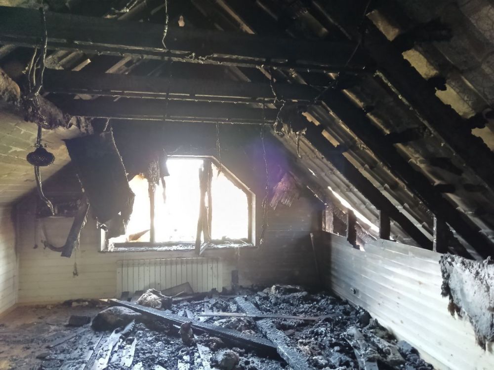 В Бахчисарайском районе ликвидировали возгорание двухэтажного дома и гаража В Бахчисарайском районе ликвидировали возгорание двухэтажного дома и гаража