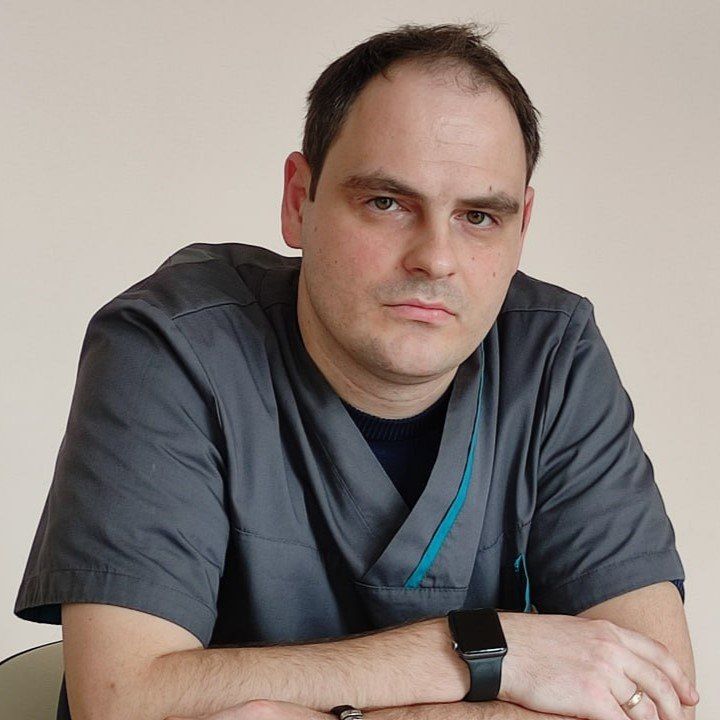 Продолжаем рассказывать о лучших из лучших! Еще одним ялтинцем, занесенным на Доску почёта, стал Владимир Константинович Нечай – врач-терапевт, заведующий терапевтическим отделением поликлиники №1 Продолжаем рассказывать о лучших из лучших! Еще одним ялтинцем, занесенным на Доску почёта, стал Владимир Константинович Нечай – врач-терапевт, заведующий терапевтическим отделением поликлиники №1