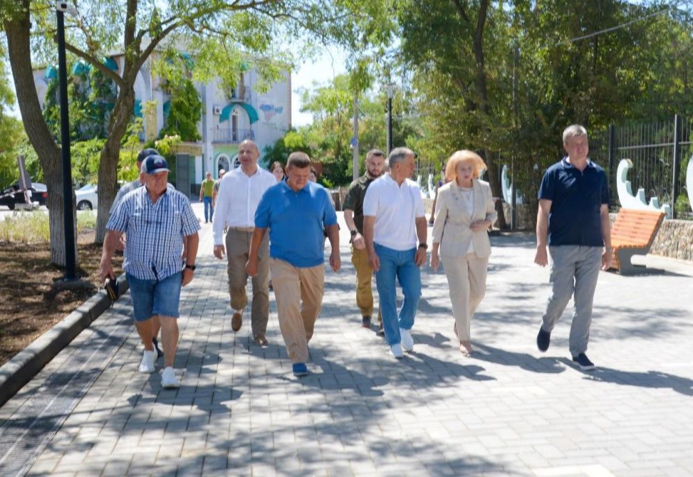 Эммилия Леонова: Сегодня с рабочим визитом Евпаторию посетил Председатель Государственного Совета Республики Крым Владимир Андреевич Константинов Эммилия Леонова: Сегодня с рабочим визитом Евпаторию посетил Председатель Государственного Совета Республики Крым Владимир Андреевич Константинов