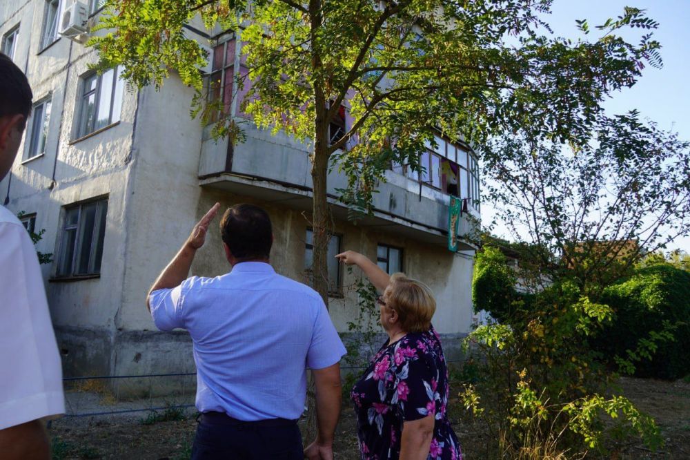 Олег Каторгин: #в_диалоге_с_керчанами. Продолжаем встречи с жителями, которые еще не определились с выбором управляющей... Олег Каторгин: #в_диалоге_с_керчанами. Продолжаем встречи с жителями, которые еще не определились с выбором управляющей...
