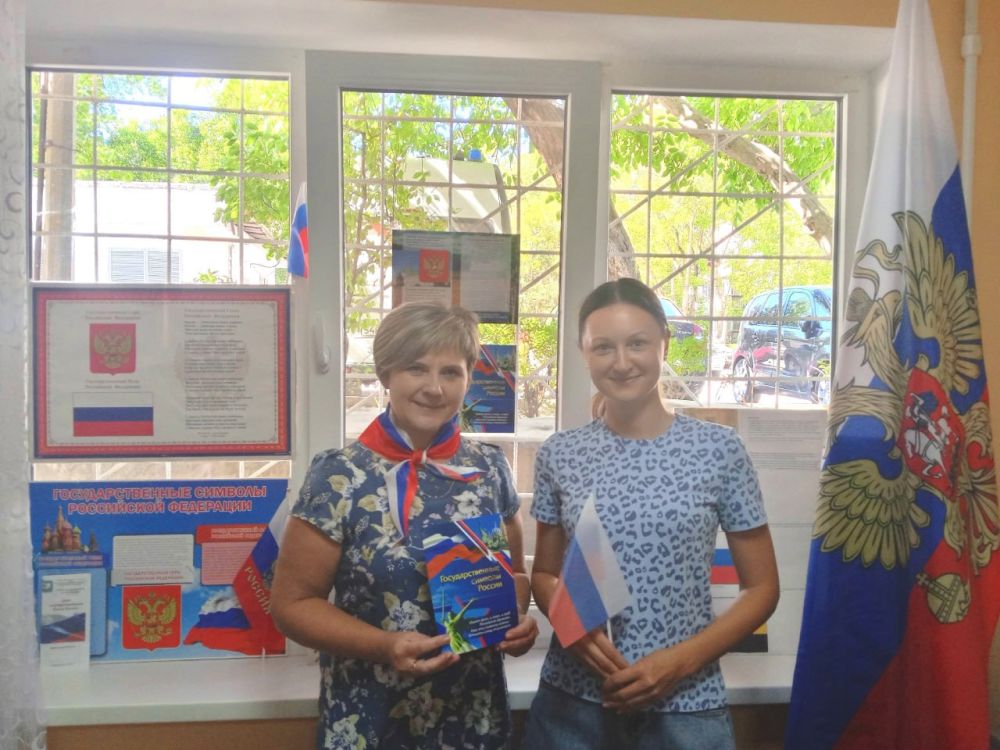 Библиотека-филиал №17 им. Г. К. Жукова, в рамках проекта «Отечеству верны!», с целью формирования чувства патриотизма и... Библиотека-филиал №17 им. Г. К. Жукова, в рамках проекта «Отечеству верны!», с целью формирования чувства патриотизма и...