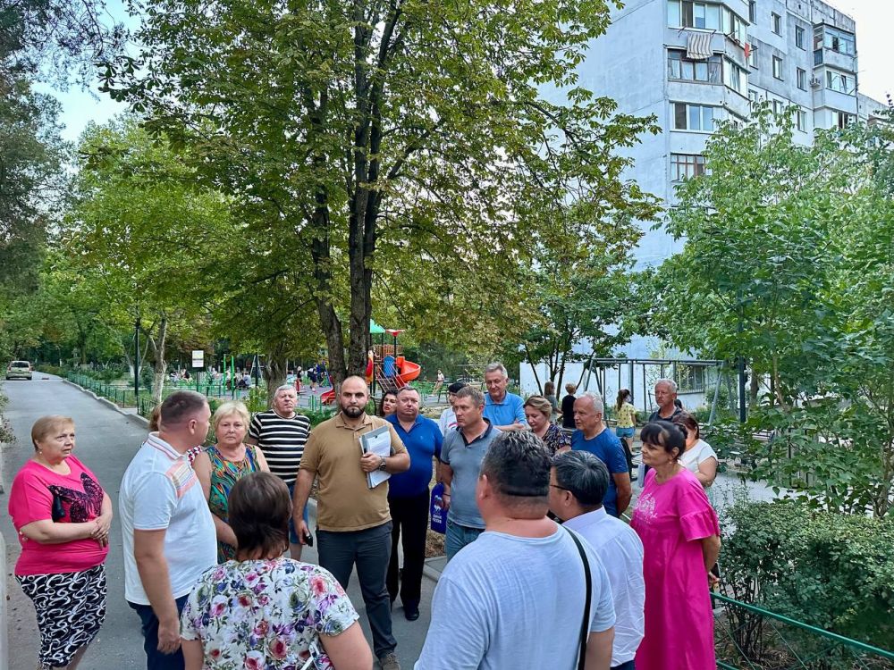 Михаил Афанасьев: Продолжаем встречаться с симферопольцами Михаил Афанасьев: Продолжаем встречаться с симферопольцами