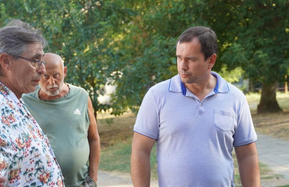 Олег Каторгин: #в_диалоге_с_керчанами. Продолжаю выездные встречи с керчанами. Большое внимание уделяю многоквартирным... Олег Каторгин: #в_диалоге_с_керчанами. Продолжаю выездные встречи с керчанами. Большое внимание уделяю многоквартирным...