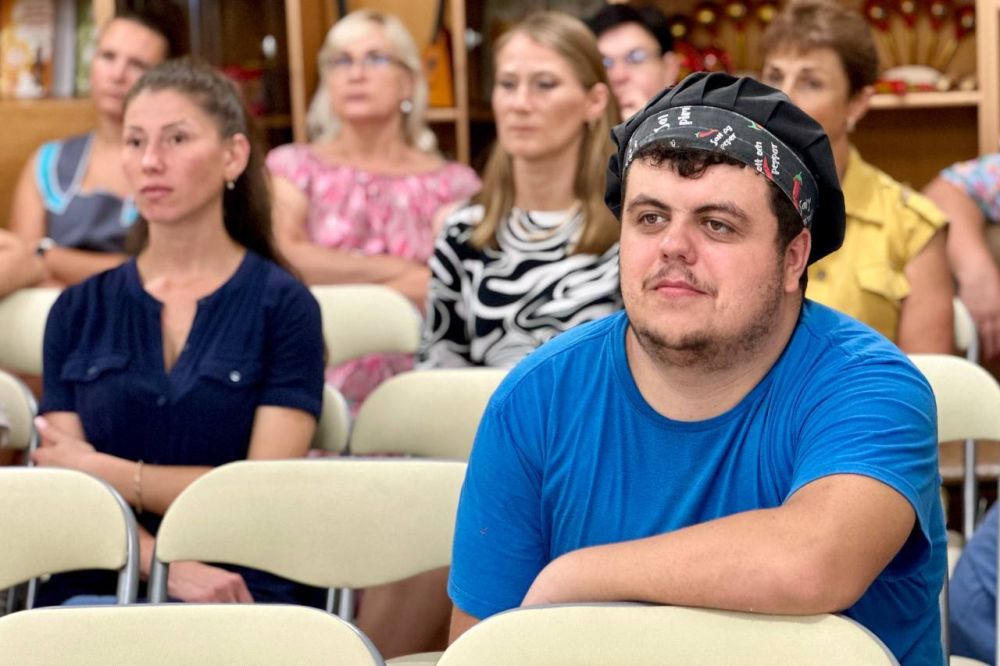 Владимир Немцев: Встретился с коллективом ГБДОУ «Детский сад № 34» Владимир Немцев: Встретился с коллективом ГБДОУ «Детский сад № 34»