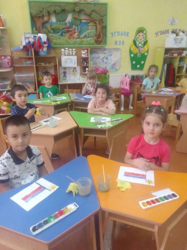 22 августа мы отмечаем День Государственного флага Российской Федерации 22 августа мы отмечаем День Государственного флага Российской Федерации
