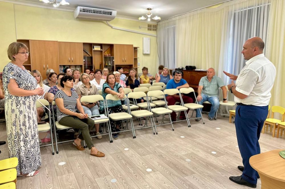 Владимир Немцев: Встретился с коллективом ГБДОУ «Детский сад № 34» Владимир Немцев: Встретился с коллективом ГБДОУ «Детский сад № 34»