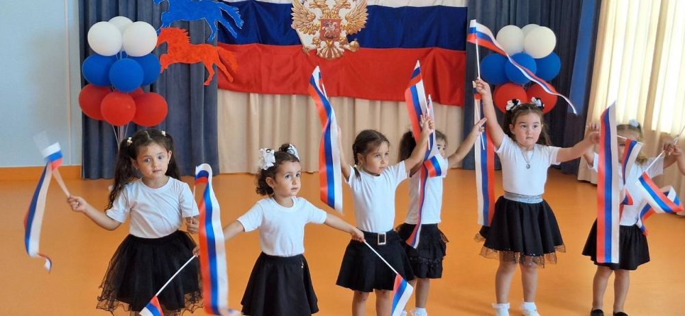22 августа мы отмечаем День Государственного флага Российской Федерации 22 августа мы отмечаем День Государственного флага Российской Федерации