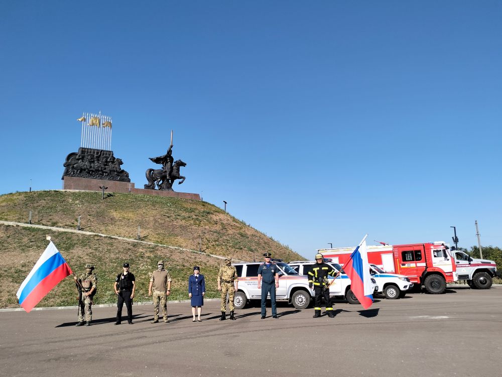 Росгвардейцы в Южном округе провели комплекс мероприятий, посвященных Дню Государственного флага России Росгвардейцы в Южном округе провели комплекс мероприятий, посвященных Дню Государственного флага России
