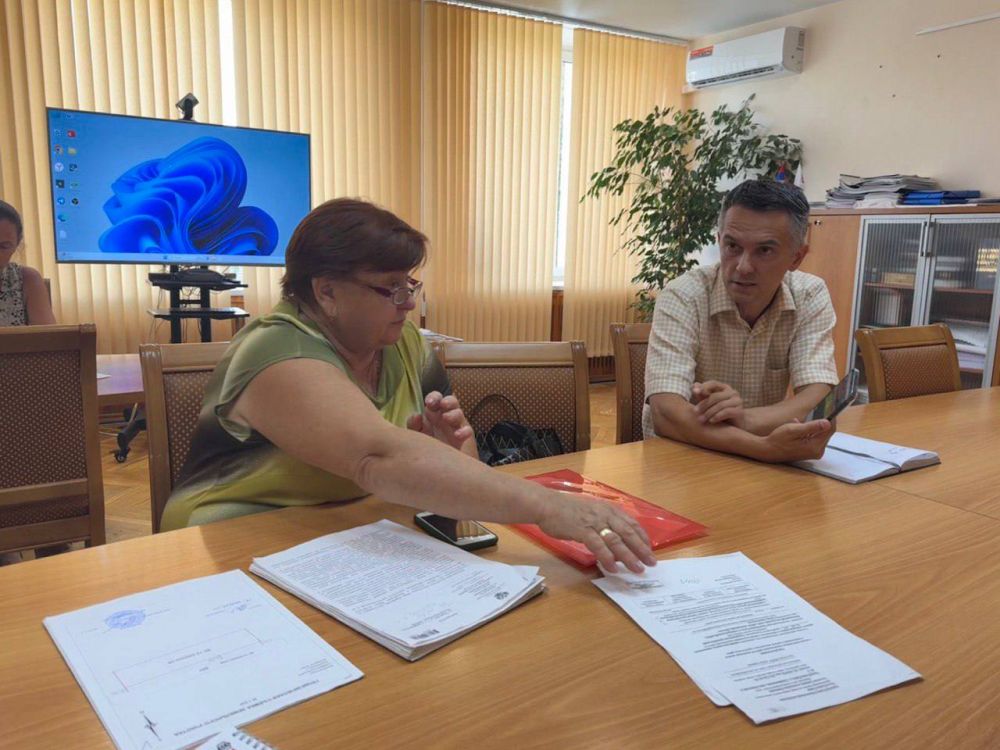 Денис Кратюк: Провел прием граждан, на котором были рассмотрены вопросы благоустройства внутридомовой территории МКД... Денис Кратюк: Провел прием граждан, на котором были рассмотрены вопросы благоустройства внутридомовой территории МКД...