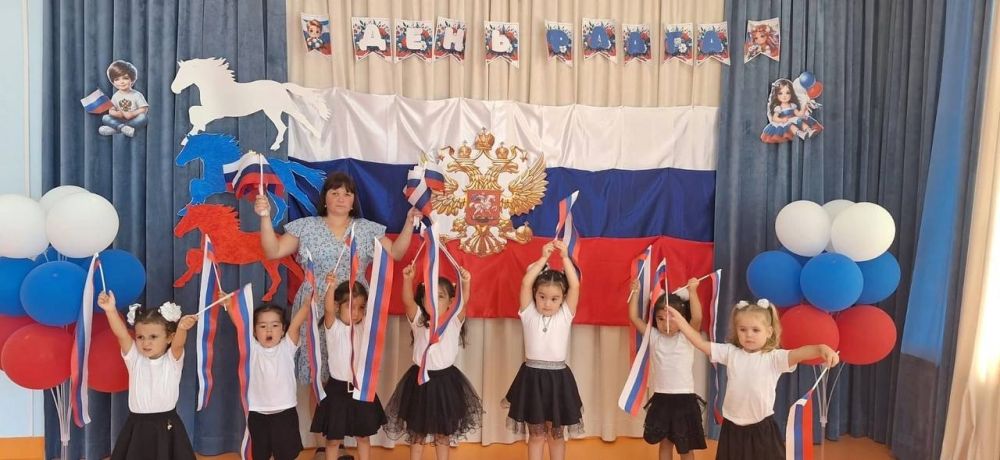 22 августа мы отмечаем День Государственного флага Российской Федерации 22 августа мы отмечаем День Государственного флага Российской Федерации