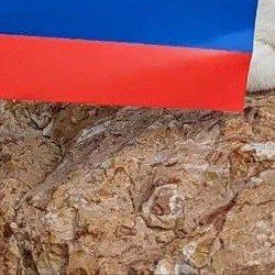 Доброе утро, Ялта!. 22 августа Россия отмечает День государственного флага – священный символ для всех поколений нашей страны. Белый цвет в триколоре символизирует благородство, синий – верность и честность, а красный – мужество Доброе утро, Ялта!. 22 августа Россия отмечает День государственного флага – священный символ для всех поколений нашей страны. Белый цвет в триколоре символизирует благородство, синий – верность и честность, а красный – мужество