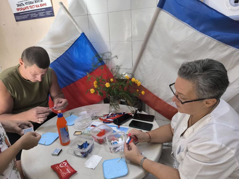 В донорской акции «Триколор моей России – знак свободы и любви» приняли участие 55 ялтинцев В донорской акции «Триколор моей России – знак свободы и любви» приняли участие 55 ялтинцев