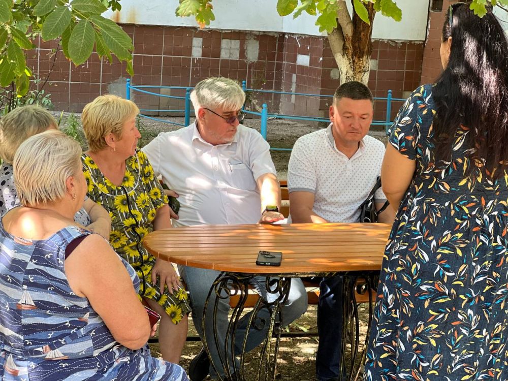 Игорь Ивин: Продолжаем встречаемся во дворах с председателями многоквартирных домов, обсуждаем рекомендованную стоимость размера платы на содержание общедомового имущества, поднимаем вопрос предоставления дополнительных услуг за счет повышения тарифа Игорь Ивин: Продолжаем встречаемся во дворах с председателями многоквартирных домов, обсуждаем рекомендованную стоимость размера платы на содержание общедомового имущества, поднимаем вопрос предоставления дополнительных услуг за счет повышения тарифа