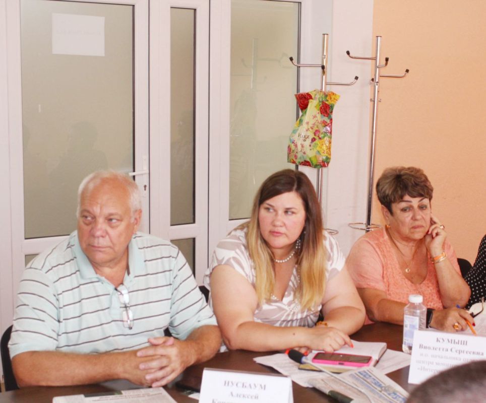 В Госкомнаце Крыма состоялось В Госкомнаце Крыма состоялось
