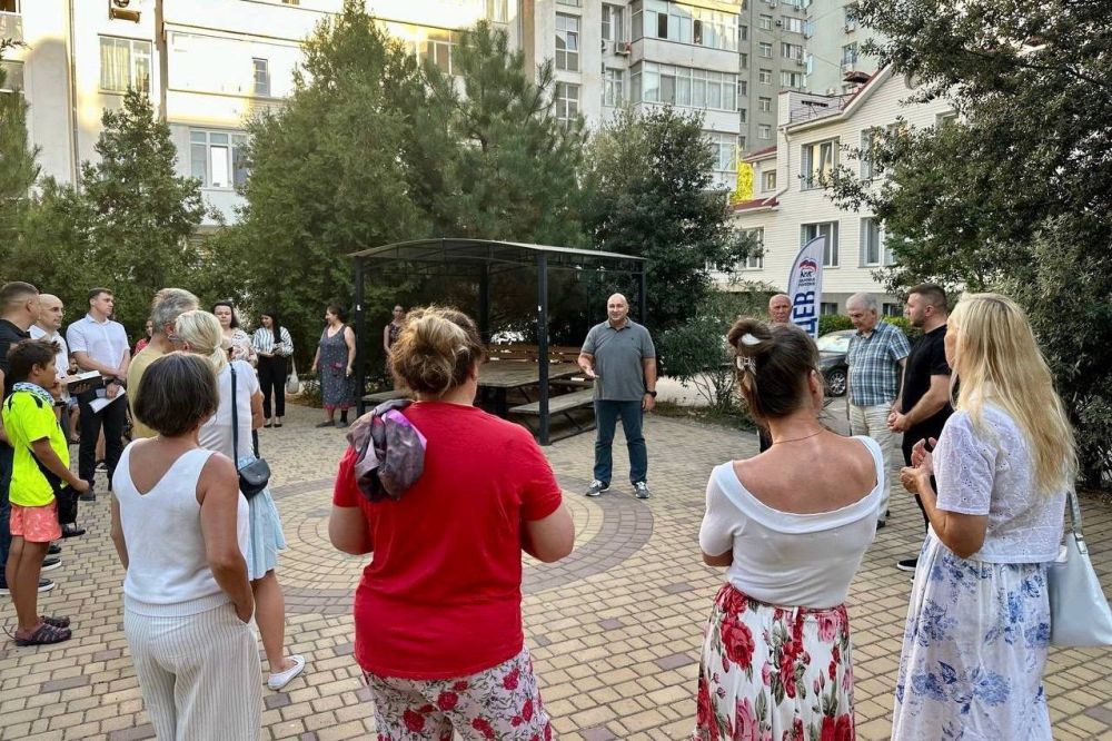 Владимир Немцев: Встретился с жителями улиц Тараса Шевченко и Репина, чтобы обсудить текущие вопросы жильцов многоквартирных домов Владимир Немцев: Встретился с жителями улиц Тараса Шевченко и Репина, чтобы обсудить текущие вопросы жильцов многоквартирных домов