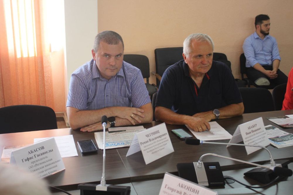 В Госкомнаце Крыма состоялось В Госкомнаце Крыма состоялось