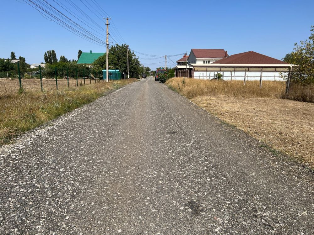 В Крыму начали применять уникальную технологию ремонта дорог, которая поможет сократить затраты В Крыму начали применять уникальную технологию ремонта дорог, которая поможет сократить затраты