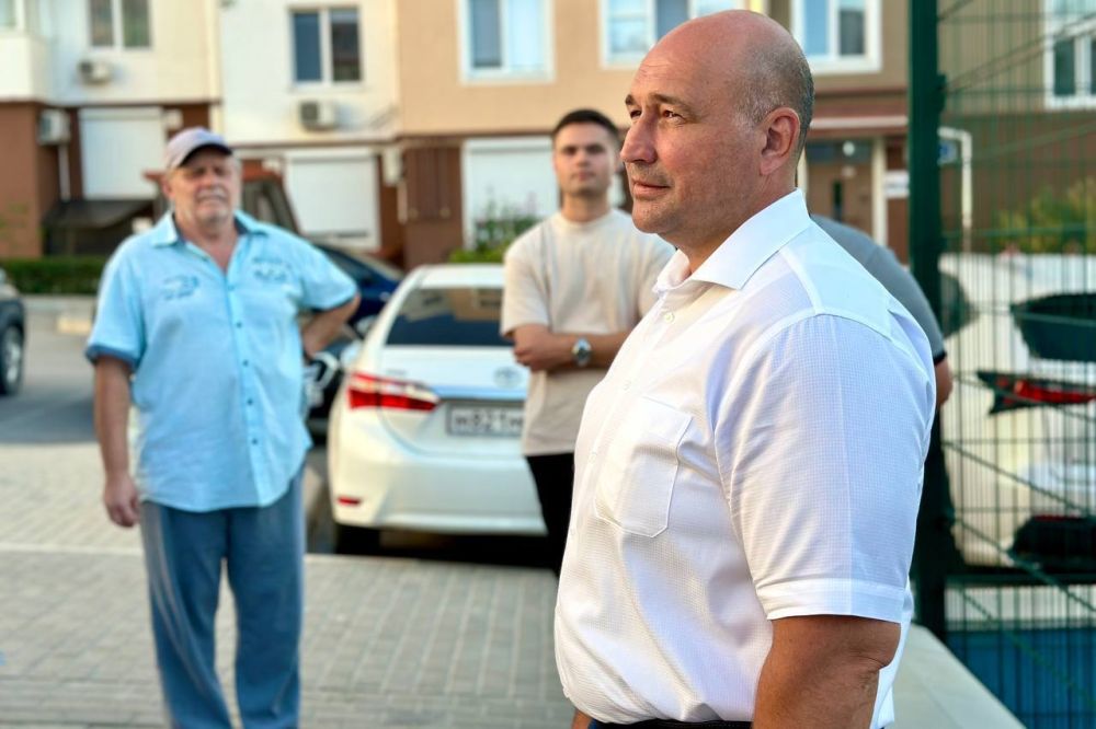 Владимир Немцев: Встретился с жителями улиц Тараса Шевченко и Репина, чтобы обсудить текущие вопросы жильцов многоквартирных домов Владимир Немцев: Встретился с жителями улиц Тараса Шевченко и Репина, чтобы обсудить текущие вопросы жильцов многоквартирных домов