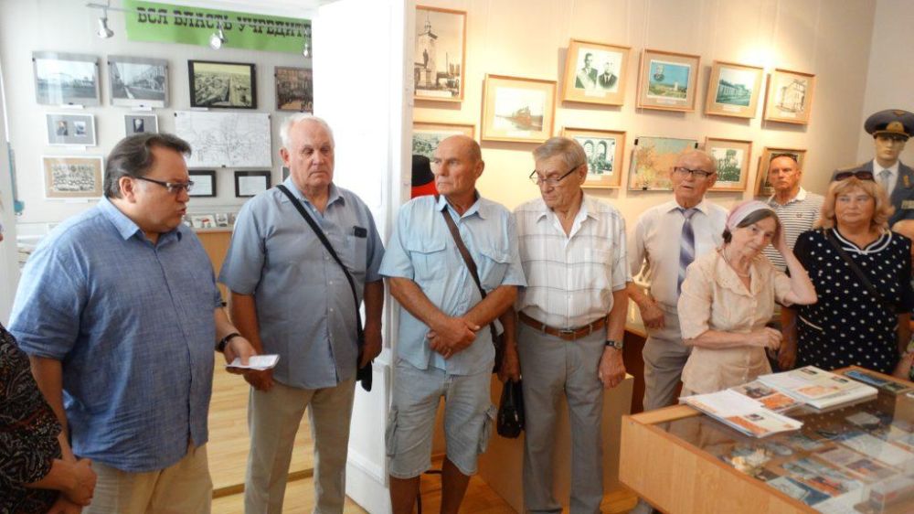 Олег Лобов поздравил с Днем государственного флага России