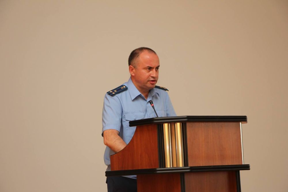 Прокурор города Симферополя Лев Лазуков принял участие в проводимом на базе ГУ МЧС России по Республике Крым совещании с представителями торговых центров, крупных производственных объектов и рынков столицы региона Прокурор города Симферополя Лев Лазуков принял участие в проводимом на базе ГУ МЧС России по Республике Крым совещании с представителями торговых центров, крупных производственных объектов и рынков столицы региона