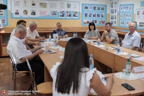 Владимир Константинов провёл заседание Попечительского совета МБОУ «Научненская средняя образовательная школа имени Ю. А. Гагарина» Бахчисарайского района Владимир Константинов провёл заседание Попечительского совета МБОУ «Научненская средняя образовательная школа имени Ю. А. Гагарина» Бахчисарайского района