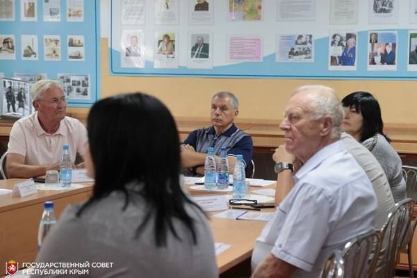 Владимир Константинов провёл заседание Попечительского совета МБОУ «Научненская средняя образовательная школа имени Ю. А. Гагарина» Бахчисарайского района Владимир Константинов провёл заседание Попечительского совета МБОУ «Научненская средняя образовательная школа имени Ю. А. Гагарина» Бахчисарайского района