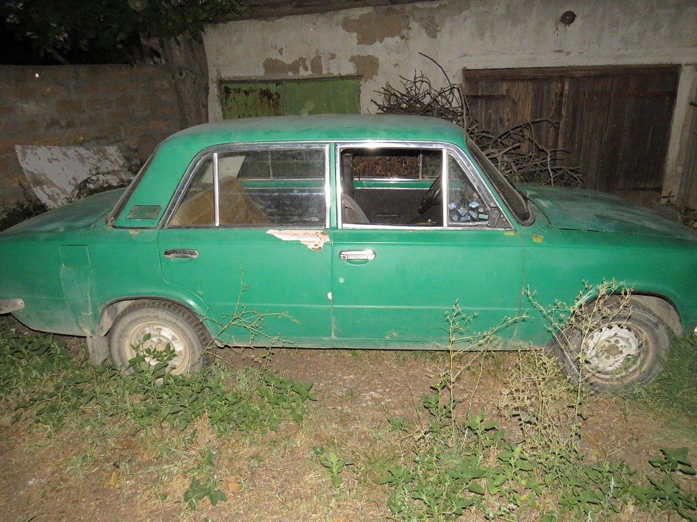 В Сакском районе полицейские нашли и вернули парню угнанный автомобиль В Сакском районе полицейские нашли и вернули парню угнанный автомобиль