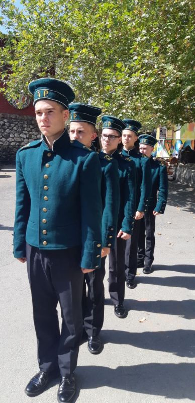 Сегодня в экопарке "Лукоморье" прошел концерт-показ возрожденного фильма "Оборона Севастополя" 1911 года Сегодня в экопарке "Лукоморье" прошел концерт-показ возрожденного фильма "Оборона Севастополя" 1911 года
