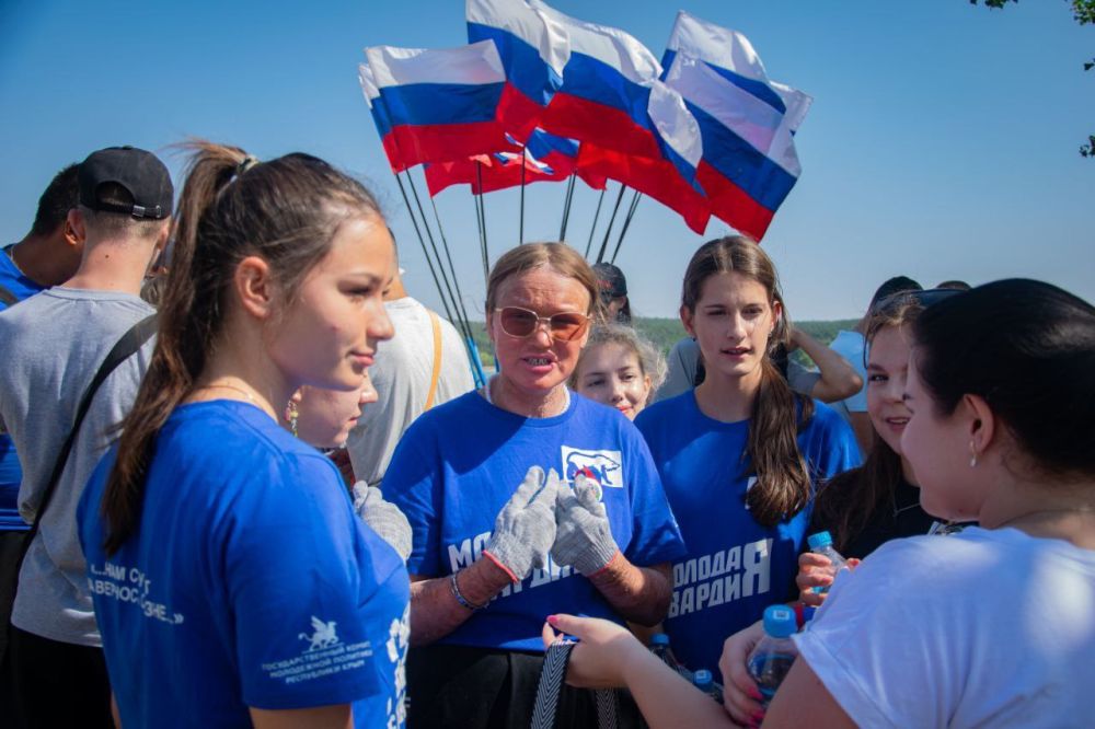 24 августа на территории симферопольского водохранилища прошёл «Не просто субботник» 24 августа на территории симферопольского водохранилища прошёл «Не просто субботник»